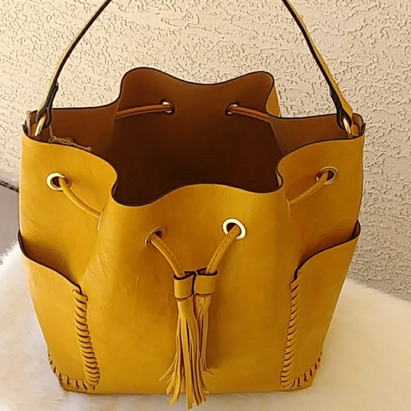 Draw string Tassel handbag set 12.75(L)X6.50(W)X12 - Picture 4 of 8